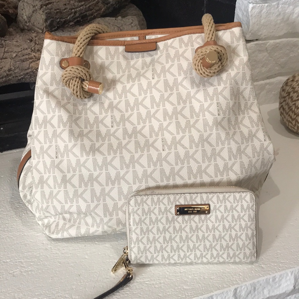 Michael Kors purse and matching wallet
